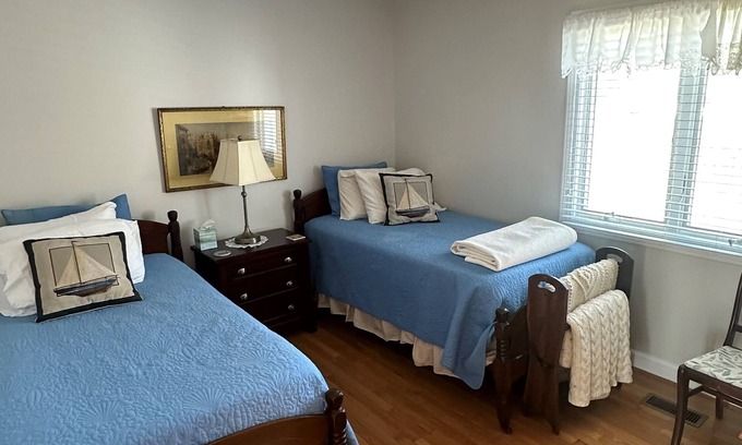 Carteret County Cottage | Oak Winds Cottage