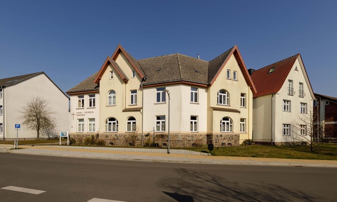 Muritz Apartment | Oase am See - Spacious accommodation for up to 8 people on the Müritz