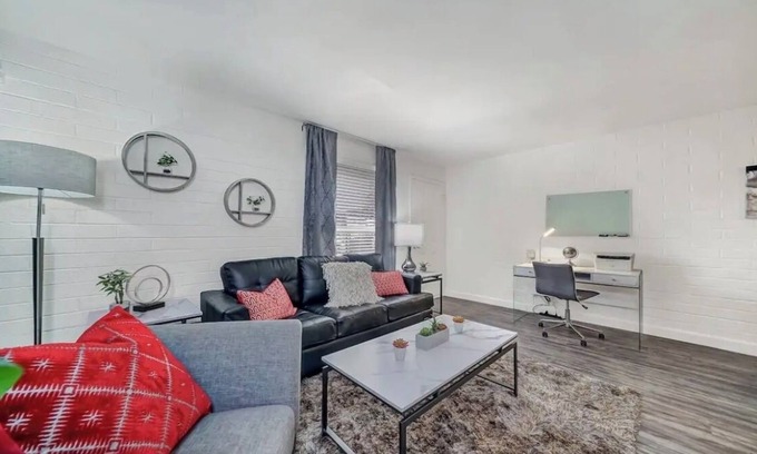 Encanto Apartment | Oasis 1Bd/1Ba Retreat w/Gym & Firepit!