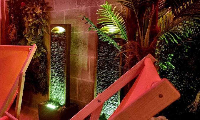 Menesplet Apartment | Oasis, and its inflatable boat