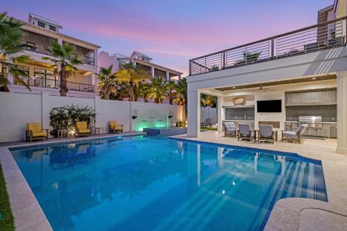 Crystal Beach House | Oasis at Park Row