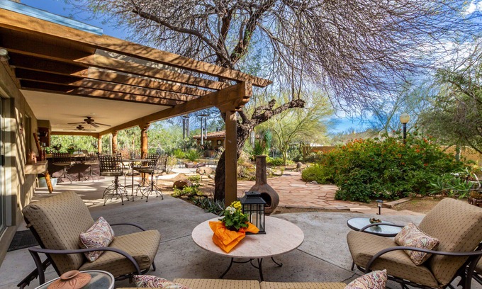 Pinnacle Peak House | Oasis in the desert
