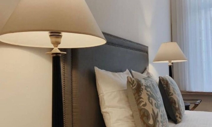 Ghent Bed & Breakfast | Oasis Retreat: Stylish Haven