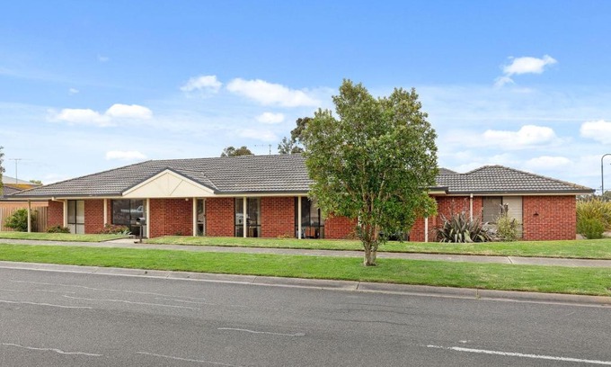 Clifton Springs House | Oasis Springs