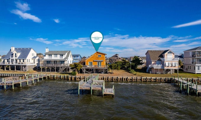 Nags Head House | OBX soundfront, private pier, 5 min to beach, easy to kayak & paddleboard