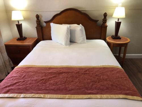 Ocala Hotel | Ocala Cove Motel