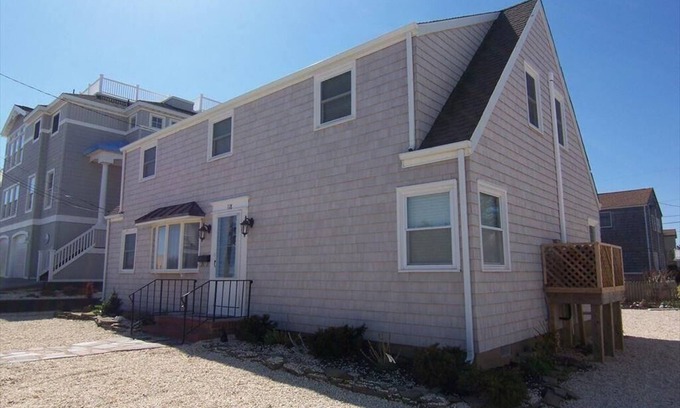 The Dunes Apartment | OCEAN BLOCK 2ND FLOOR DUPLEX