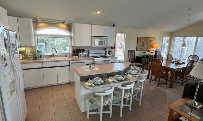 Barnegat Light House | Ocean Block 4 Bedroom Contemporary