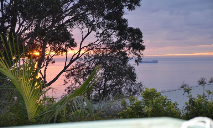 Mount Martha House | Ocean Breeze - 1/2 Acre Family Getaway. Suit family with kids & pet.