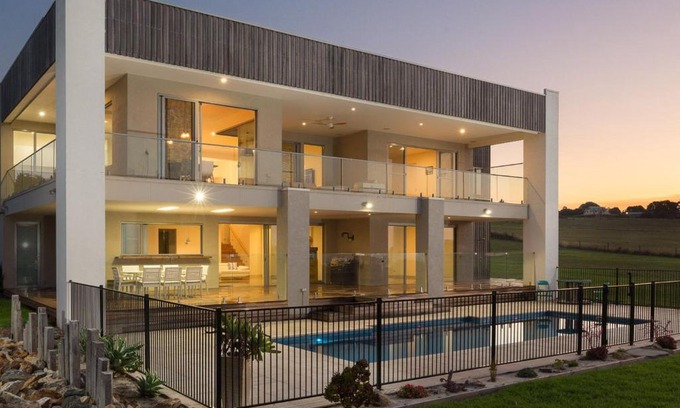 San Remo House | Ocean Breeze