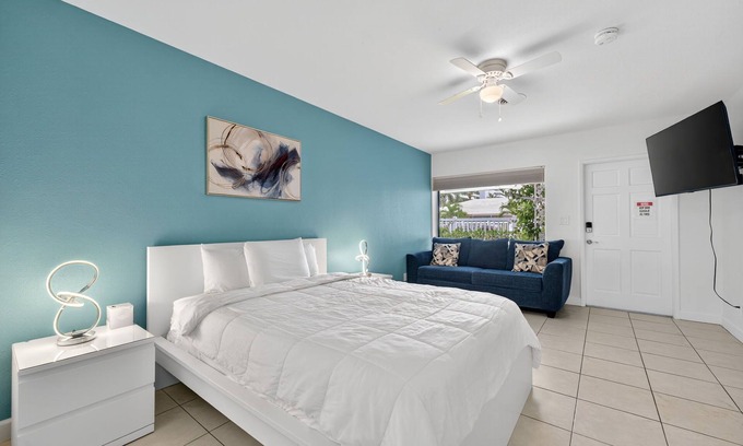 East Fort Lauderdale Apartment | Ocean Breeze Studio