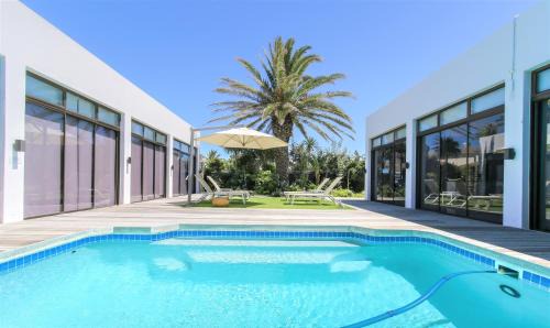 Sunset Beach Apartment | OCEAN BREEZE SUNSET BEACH - Cape Town