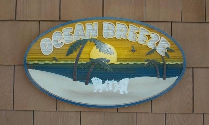 Duck Condo | Ocean Breeze - Two Minute Walk to the Beach, One if You Run!