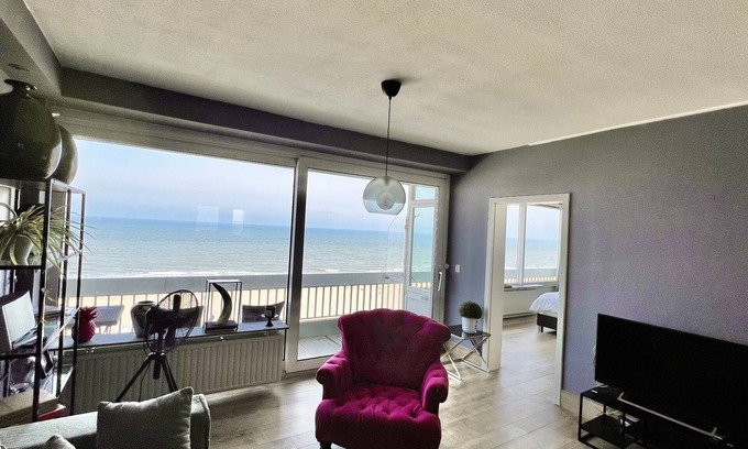 Zandvoort Apartment | Ocean BreezeApartment: WakeUp 2 Sound of the Waves -2 BedRoom-Beach Front-20feet