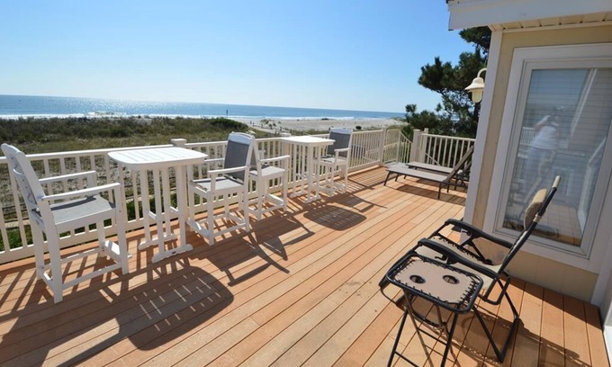 Avalon House | Ocean Front 3 level home located in a peaceful section of Avalon NJ