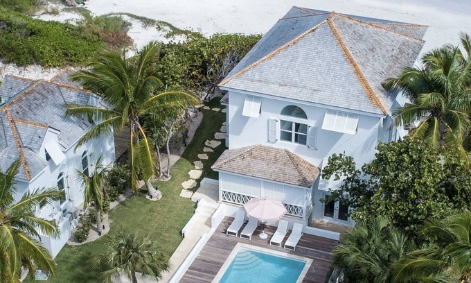 Dunmore Town House | Ocean Front Exquisite Home, Harbour Island, Bahamas, Daily Butler & Housekeeper