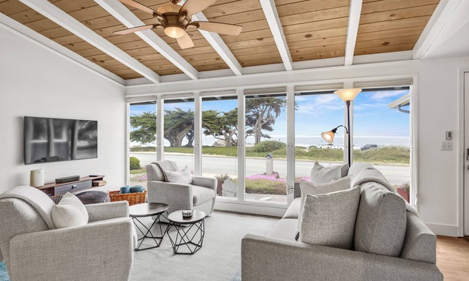 Pacific Grove House | Ocean front - hear the waves crash into the rocks! September Availability!