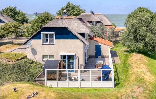 Makkum House | Ocean Front Home In Makkum With Sauna