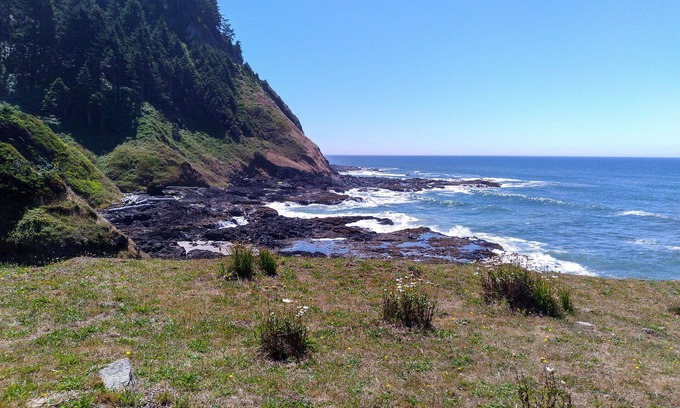 Yachats House | Ocean Front with Spectacular Ocean Views! Fireplace! Dog Friendly!