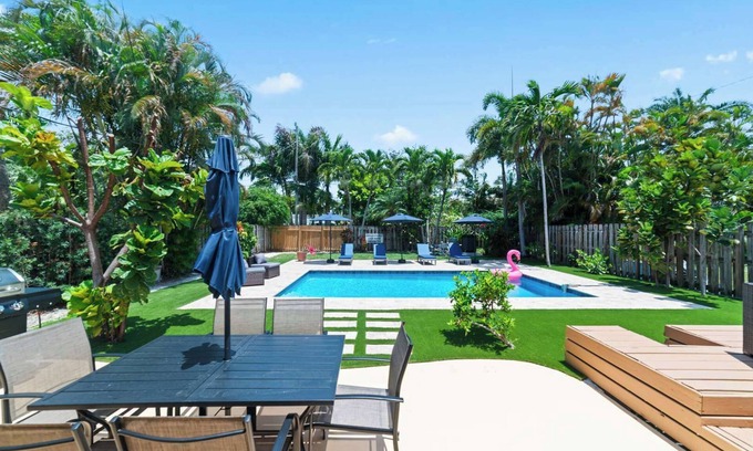 Hollywood Lakes House | Ocean House - For 4!