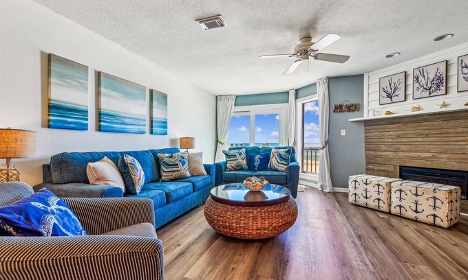 East End Condo | OCEAN MILE I-6 is a beautiful 2 bedroom/2.5 bath townhome with amazing views!