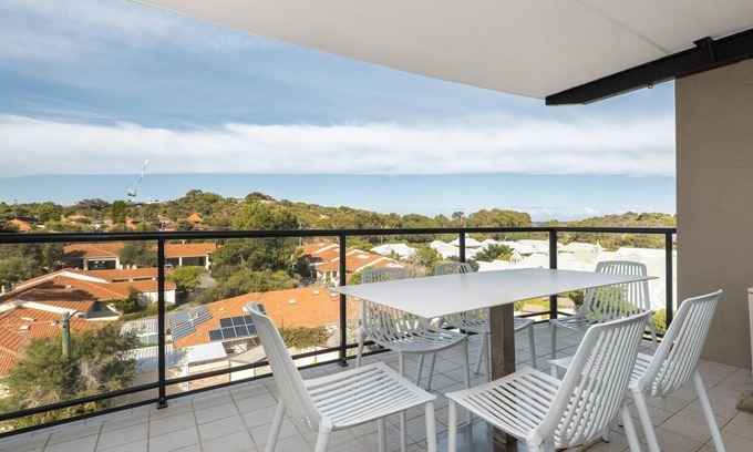 Mosman Park Apartment | Ocean Outlook; a stylish 2BR apartment with sweeping coastal views