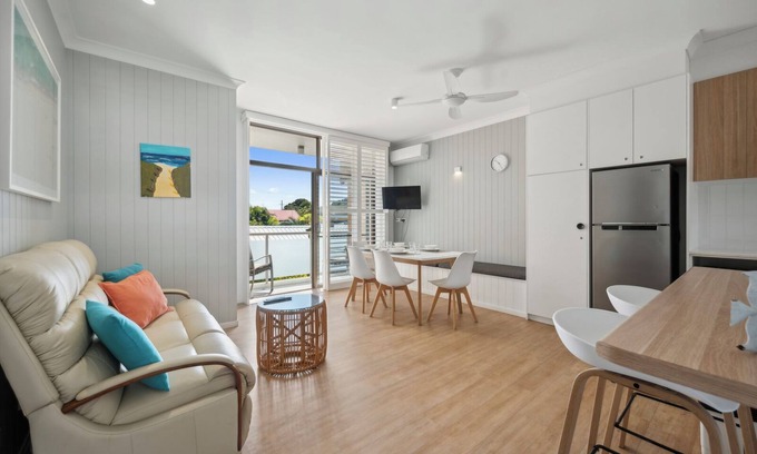 Coffs Harbour Apartment | Ocean Parade 5 Two-Bedroom Beachside Apartment