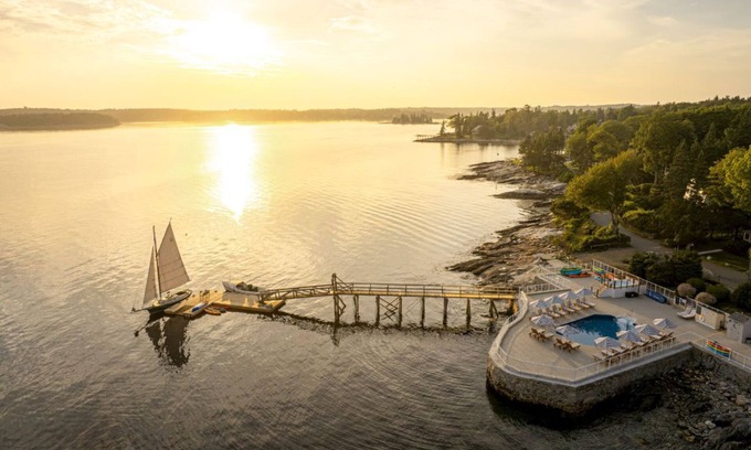 Boothbay Harbor Cabin | Ocean Peek Lodge | Pool+Spa | No Hidden Fees