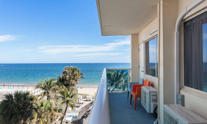 Galt Mile Hotel | Ocean Sky Hotel and Resort