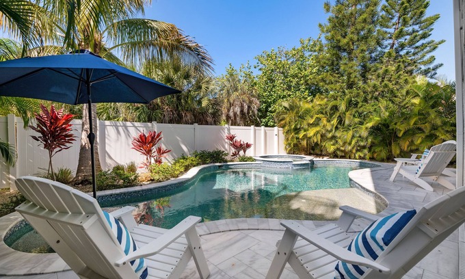 Bradenton Beach House | ⚓Ocean Star! 7 Bdrms/7.5 Baths! Beaches 5min> walk!⚓🐕🏖🌅