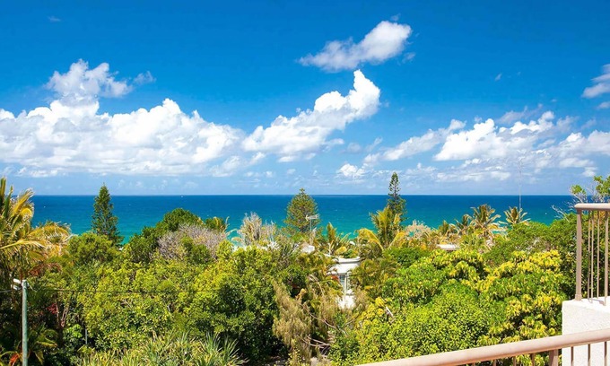 Sunshine Beach Apartment | Ocean Terraces - Split Level Apartment At The Beach - Ocean Views, Rooftop Terrace - 3 bed, 2 bath