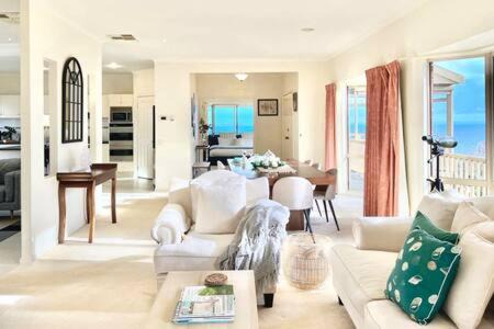 Mount Martha House | Ocean View Holiday Home near Beach in Mount Martha