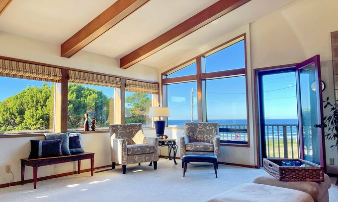 Agate Beach House | Ocean View Home in Newport! Short Walk to Sandy Beach!