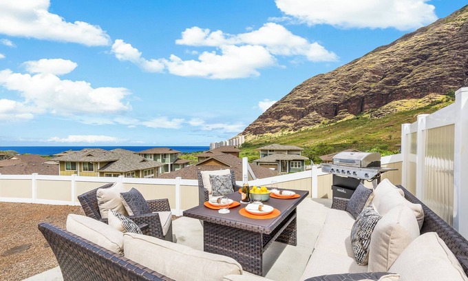 Makaha Valley House | Ocean View Home Near the Beach and the Golf Course in Secure Gated Community