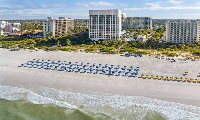 Marco Island Resort | Ocean View Marriott's Crystal Shores Resort 2-BDRM Villa Beachfront Marco Island
