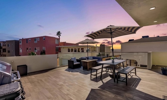 South Mission Beach Apartment | Ocean View Paradise w/Private Patio, Parking, W/D & Location!