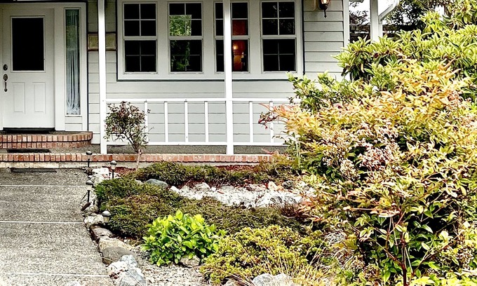 Coos Bay House | Ocean View Retreat-only minutes away from the excitement of the beach and dunes!
