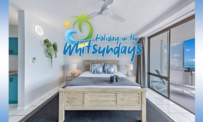 Airlie Beach Apartment | Ocean view Studio unit walking distance to town WI-FI