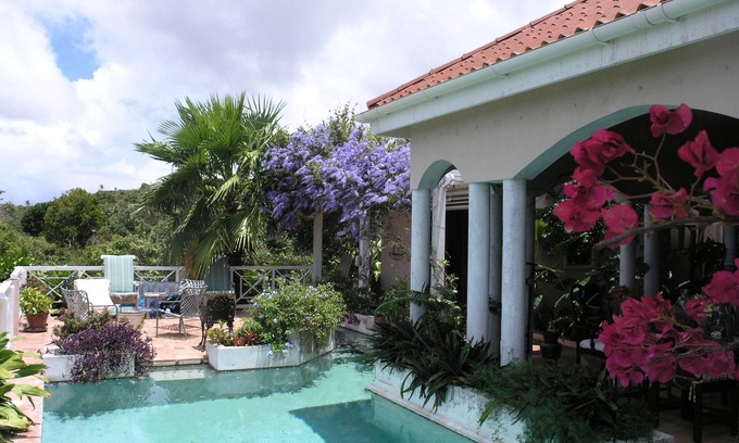 Vaughans Villa | Ocean View villa. 5 min drive to 4 seasons and beach