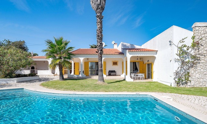 Silves Villa | Ocean view villa. Private pool garden. Close to all. AC. High speed internet.
