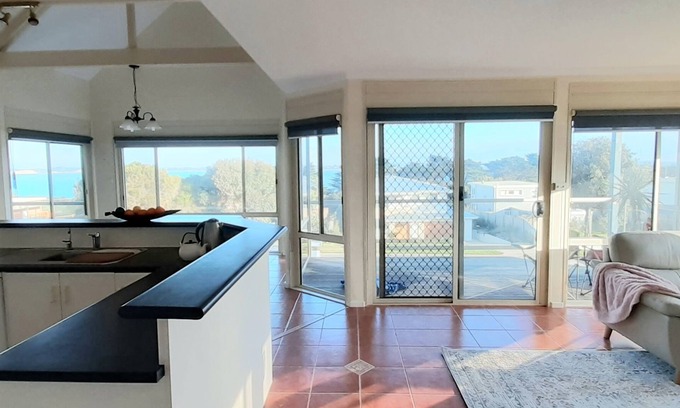 San Remo House | Ocean View with beach and shops at door step