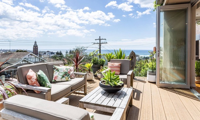Coogee Apartment | Ocean Views. Private Pool. Large Deck Overlooking Coogee