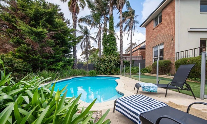 Mount Eliza House | Ocean Villa Vista - pool, water views, walk to beach