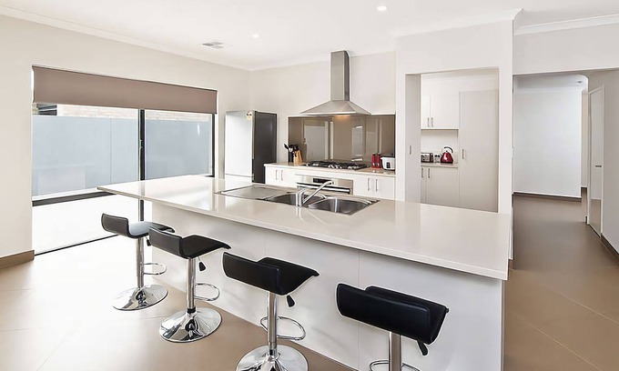 Abbey House | Ocean Walk Abbey - Situated in Abbey, this holiday home is a moment's walk from the beautiful Abbey