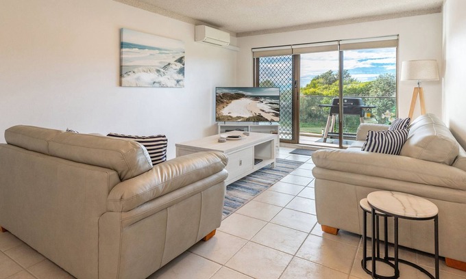 Forster Apartment | Oceancrest 12 on the Forster beachfront.