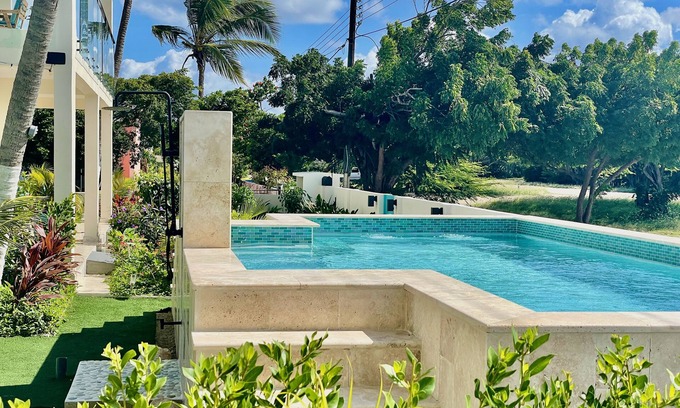 Oranjestad Condo | Oceanfront 1BDRCondo: 2x Queen-Beds|Pool|Full-Kitchen|SofaBed|Mini-Beach|Dock