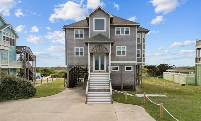 Frisco House | Oceanfront 5 bedroom home in Frisco!