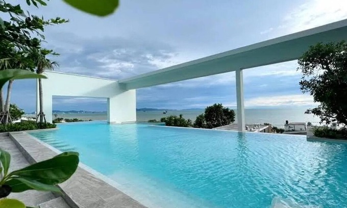 Na Kluea Apartment | Oceanfront APT Jomtien Beach (Right Outside)