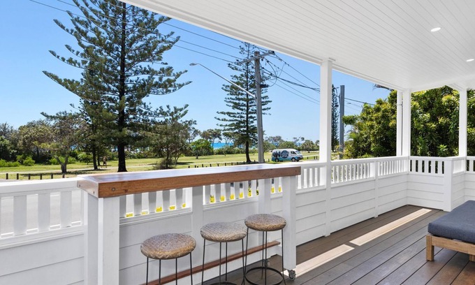 Kingscliff House | OCEANFRONT BEACH HOUSE ON MARINE PARADE