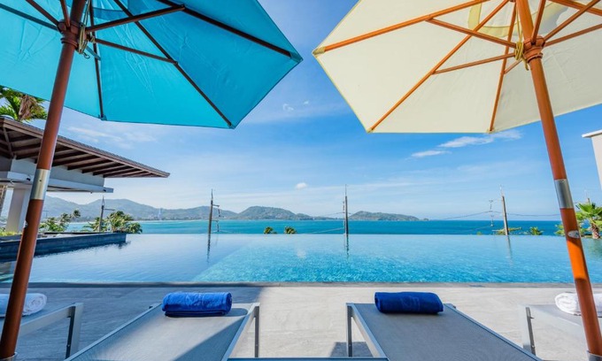 Patong Resort | Oceanfront Beach Resort - SHA Extra Plus